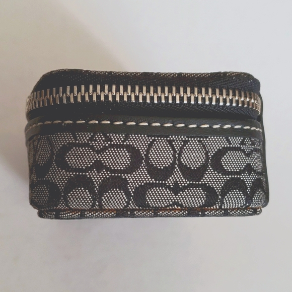 COACH PILL CASE - Picture 5 of 9